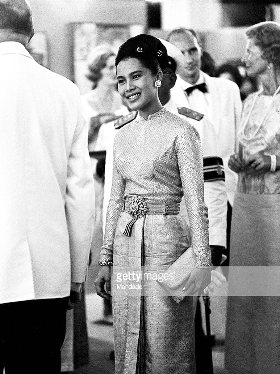 น้อมส่งเสด็จสู่สวรรคาลัย สมเด็จพระนางเจ้าสิริกิติ์ พระบรมราชินีนาถ พระบรมราชชนนีพันปีหลวง 🤍🙏🏻