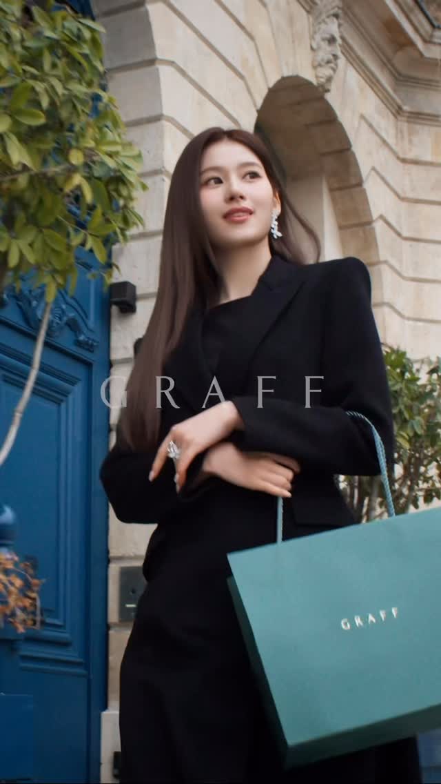 GRAFF x SANA in Paris 第 2 章、スタートです。
グラフのアイコニックなバタフライ コレクションを身に着けて、パリのサロンへ行ってきました🩶

@graff
#GraffDiamonds #GRAFFxSANA #グラフ#그라프 #PR
