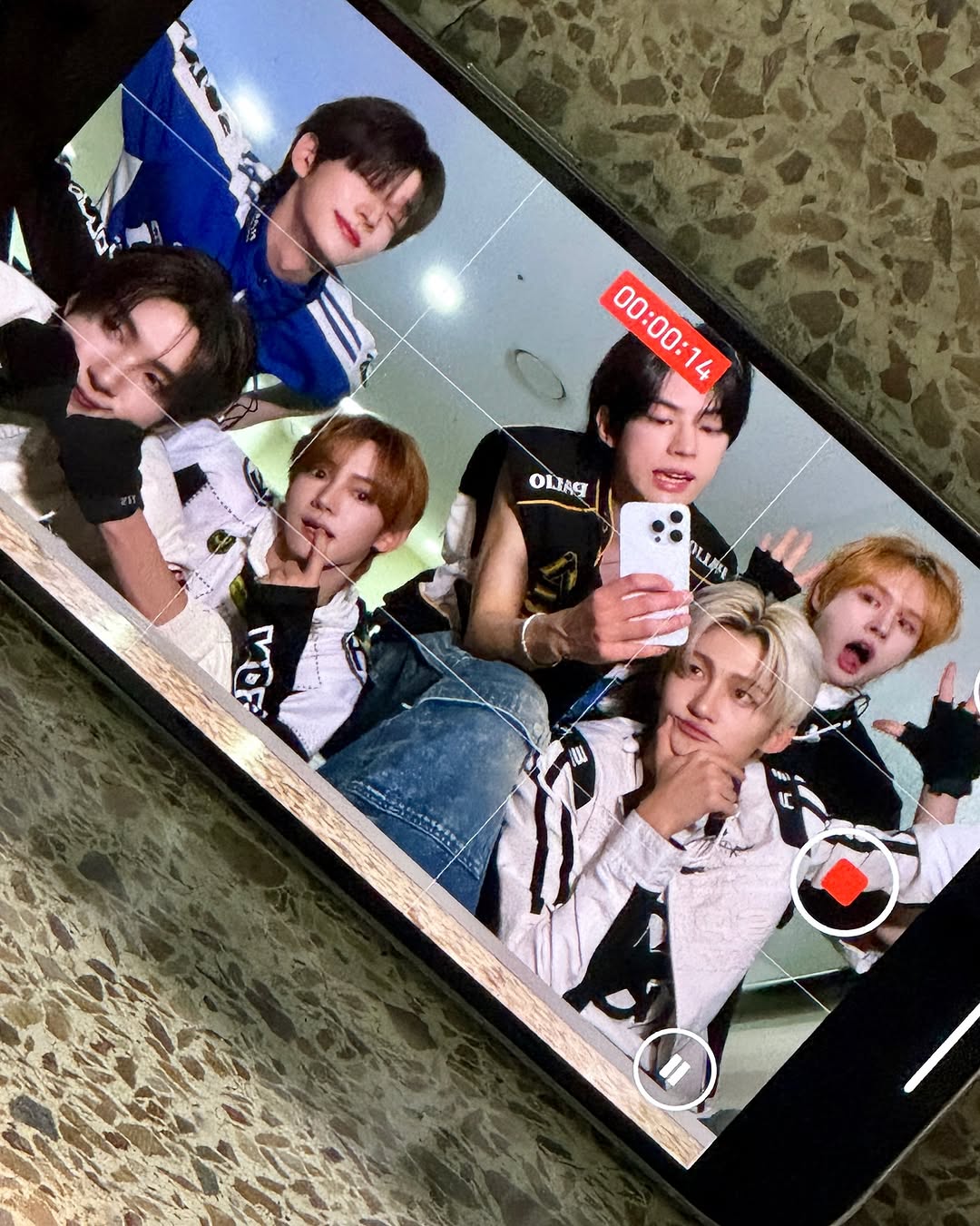 📸📸

#TWS #투어스 #247WithUs
#play_hard #OVERDRIVE