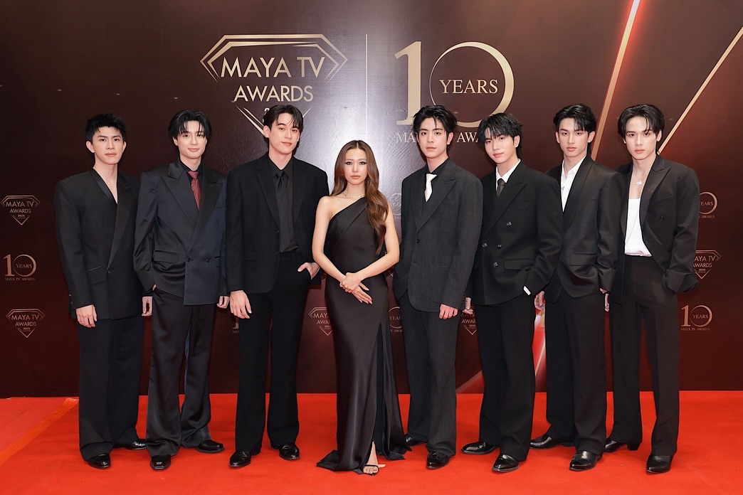 “ฟิล์ม, กวิน, เซฟ, ฟรัง, ซี, คีน, เซิร์ฟ, จาว่า” เข้าร่วมงานประกาศรางวัล “MAYA TV AWARDS 2025” ณ MCC Hall ชั้น 3 เดอะมอลล์ไลฟ์สโตร์ บางกะปิ 

มาร่วมลุ้นและเป็นกำลังใจให้กับศิลปินและผลงานของ GMMTV ด้วยนะคะ 

#MAYATVAWARDS2025
#MAYATVAWARDS
#MayatvOfficial
#GMMTV
