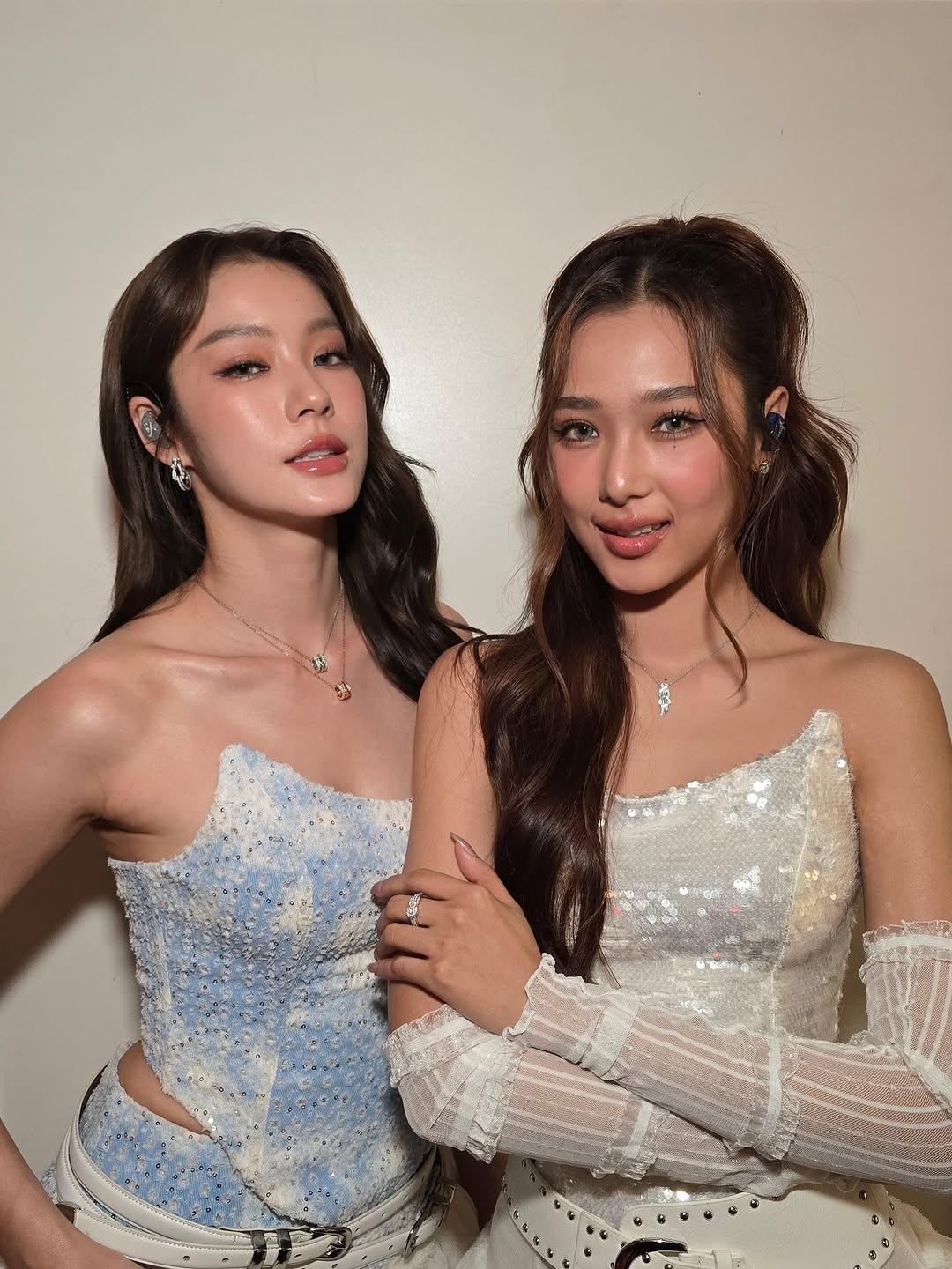 Are you ready? Namtan & Film are ready! Giving their all for everyone today 🤍❤️‍🩹

น้ำตาล ฟิล์ม พร้อมแล้ว ทุกคนพร้อมหรือยัง วันนี้จะใส่สุดแรงใจเพื่อทุกคนนะคะ 🤍❤️‍🩹

#NamtanFilm1stFMSingapore
#GMMTV