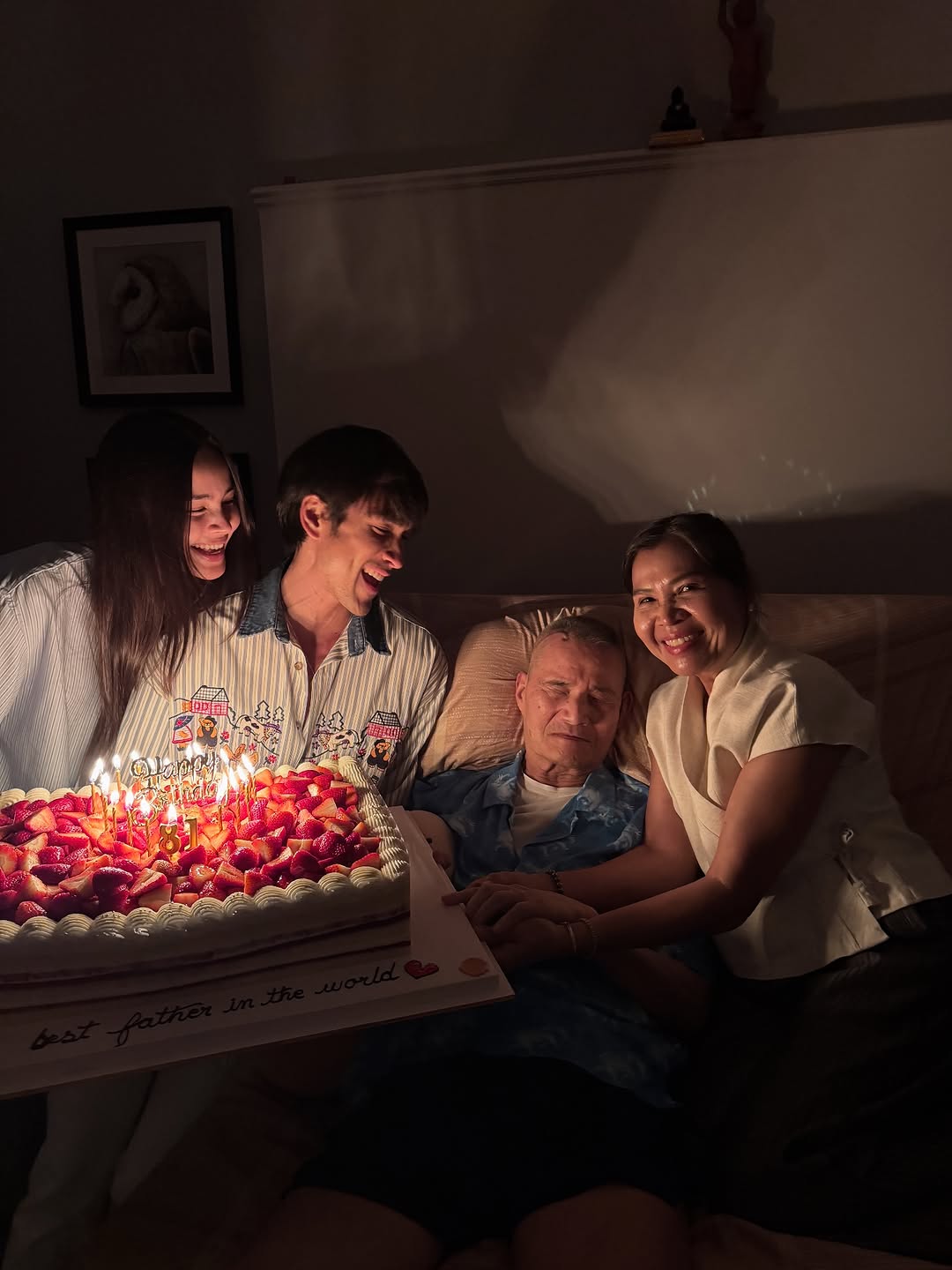 81ปีแล้วนะปะป๊า #Yoshiokugimiya ขอให้ป๊าสุขภาพแข็งแรง ขอบคุณนะครับ ที่เลี้ยงดูเด็กคนนี้มา จนมีชีวิตที่มีความสุข มีพร้อมทุกอย่างในสิ่งที่มนุษย์คนนึงพึงมี รักป๊าครับ🤍