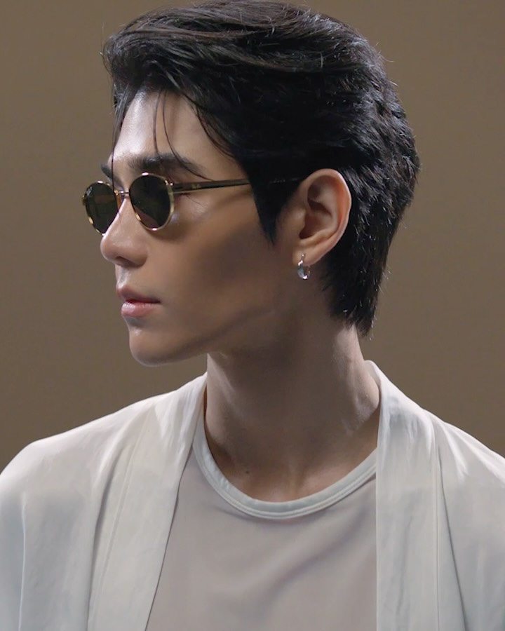 Worn by Visionaries, Loved by Generations. ​
Classic roots with a contemporary edge. That’s Ray-Ban for you. ​
Proud to continue partnering with this amazing brand for the second year.   ​​

#RayBan #RayBanxJeffSatur​