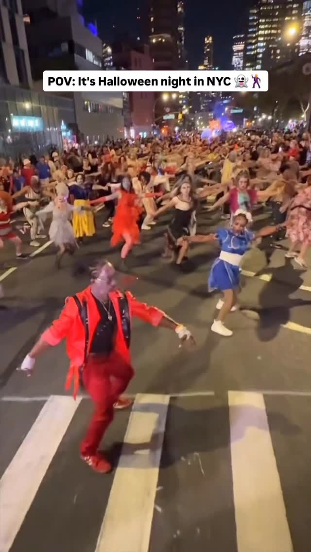 POV: It's Halloween night in NYC 👻🕺
Video by: @nyclovesnyc 
📍Sixth Avenue, Manhattan, New York City

#thrillernyc #halloween #halloweenparade #nychalloween #villagehalloweenparade #nyc #newyork #newyork #newyorkcity #westvillage #michaeljackson #thriller #dance #streetparade