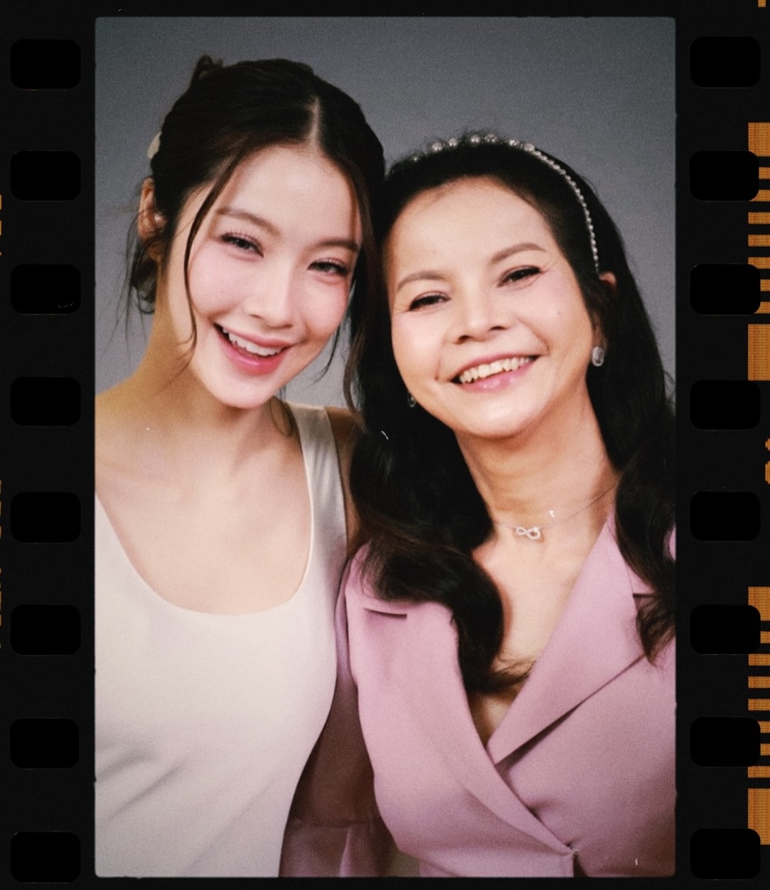 สุ ข สั น ต์ วั น เ กิ ด น ะ แ ม่ .. จ ะ ทำ ใ ห้ แ ม่ ภู มิ ใ จ เ ส ม อ ใ น ทุ ก ๆ วั น เ ล ย น ะ 🤍✨