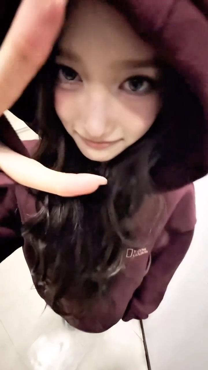 ( ’͜’ )ʕ𐭩 ̥ﾟ🍩.⋆

#IVE #아이브 #アイヴ
#LEESEO #이서 #イソ