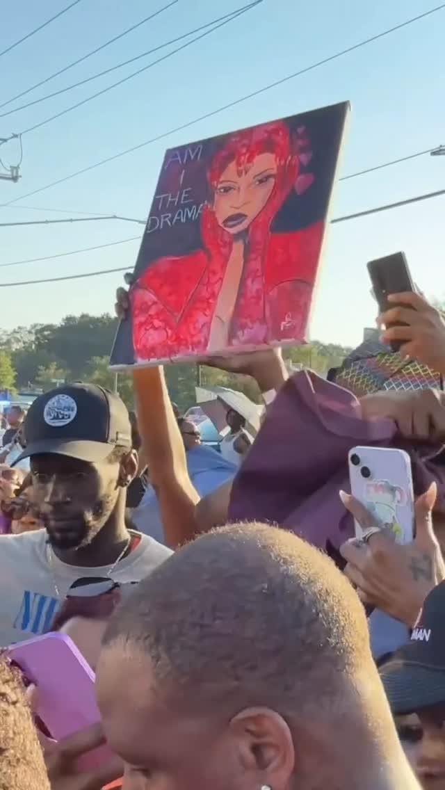 I can’t believe it’s been almost two months of AM I THE DRAMA.. Thank you everybody so much that’s been buying, streaming, and making videos.. the skits lip syncs and choreography… y’all been really holding me down.. I love it and we not done yet… more drama coming your way soon!! ❤️