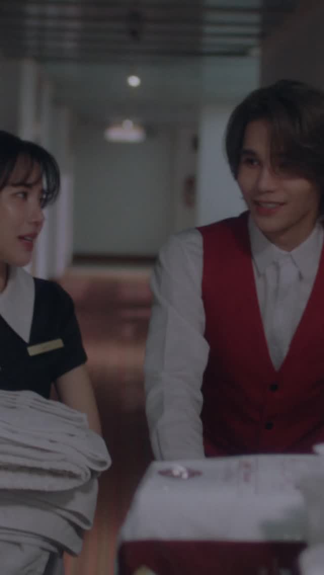 อยากจะได้ของขวัญในปีใหม่ เป็นคนเก่าได้ไหมให้เธอคืนกลับมา

#GoldenNight #ของขวัญปีใหม่
#JeffSaturRedGiantEPAlbum
#JeffSatur