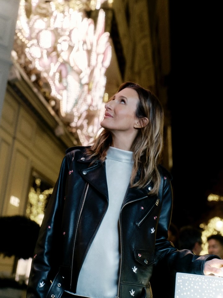 30 Avenue Montaigne’s holiday festivities were inaugurated with a lighting ceremony guided by Dior ambassador Camille Cottin