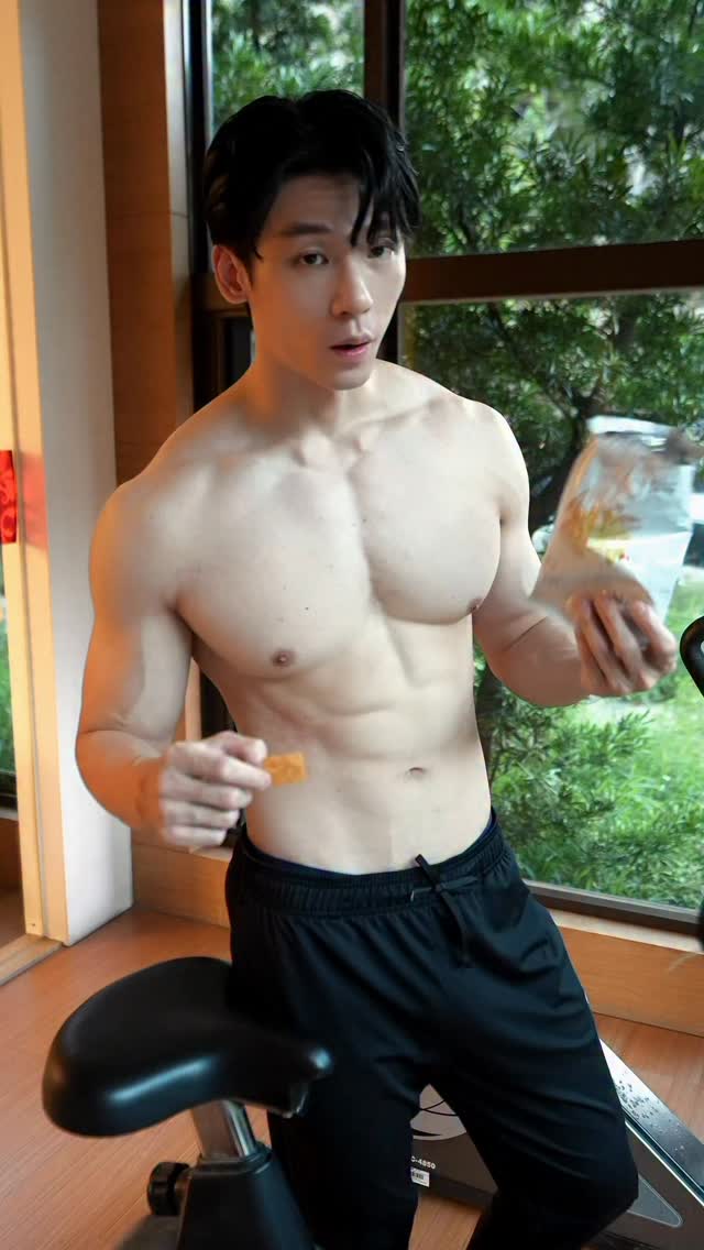 透過我的折扣碼【evan11】下單，抽出⼀位粉絲獲得半年份蛋⽩飲
官網下單滿$1500有機會抽中⽇本雙⼈來回機票！最新的iPhone 17 Pro
2025台灣最火爆NO.1蛋白質健康食品品牌 @bodygoalstw 

#BodyGoals
#方便也是一種肌肉
#乳清蛋白
#健身
#protein