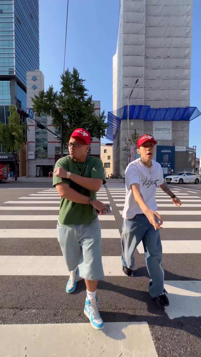 SEOUL 2 OKINAWA REMIX OUT NOW!!!
@moresojuplease @awich098 
👏🇰🇷👏🇯🇵👏🇺🇸👏

🎥: @bydakotalim