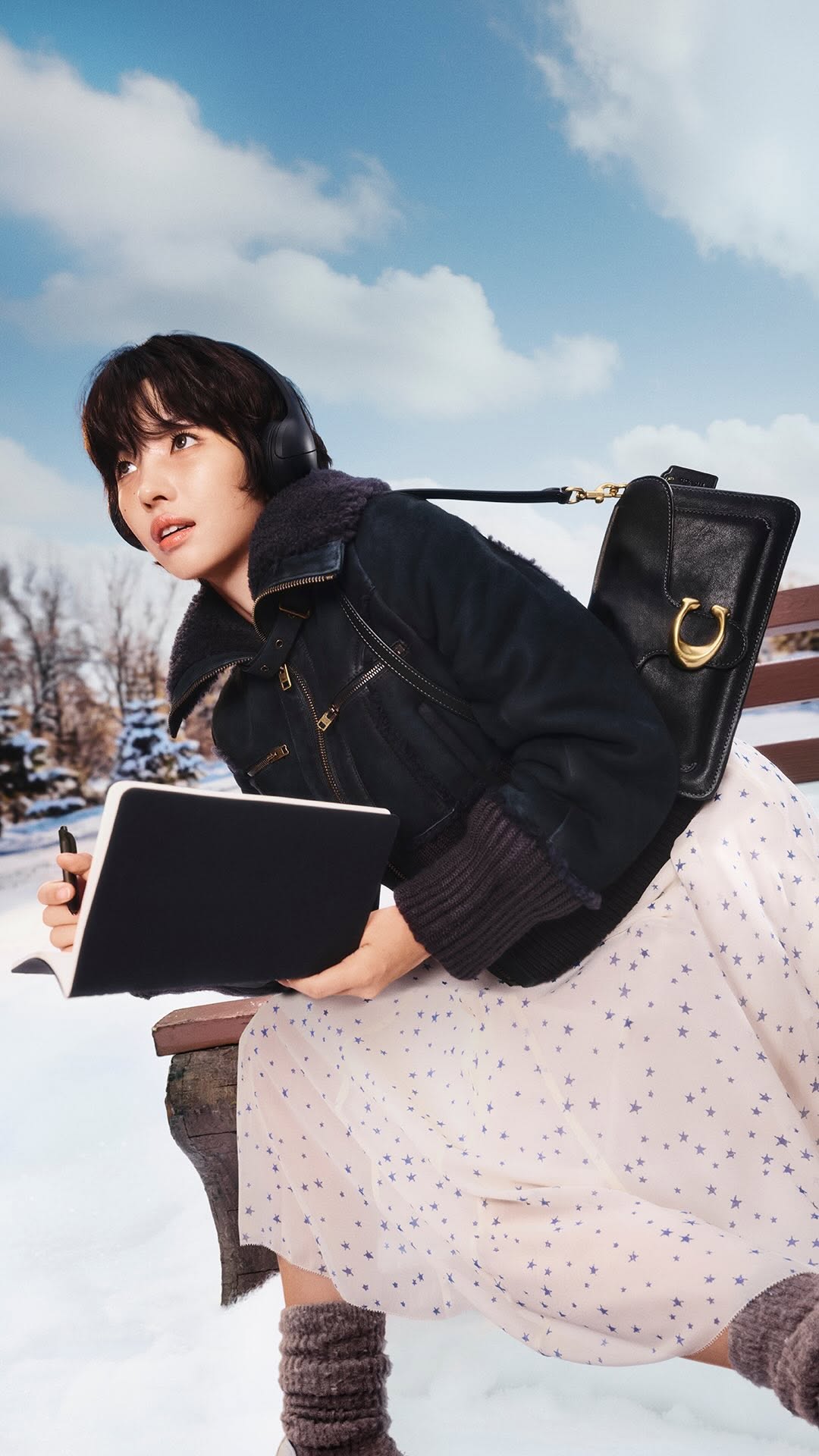 When was the last time you started something new? 🎧 Our holiday campaign stars artist #SOYEON, Tabby Bag at her side, as she finds inspiration for her next big project.  
The Gift for New Adventures. Our holiday campaign is all about the gifts that give us the confidence to try something new.  #CourageToBeReal 
#CoachNY
@i_dle_official

Music: @tiny.pretty.j
Creative Agency: @ape__cc 
Director & Photographer: @danbeleiu
DOP Films: @julian_cyrus_kapada
Set Design: @peterekleindesign
Service Production: @dayinternational
Coach Styling: @maxortegagag
Talent Styling: @fullofpetals decokitt
Hair: @hair_sohyun
Makeup: @haemin_commune