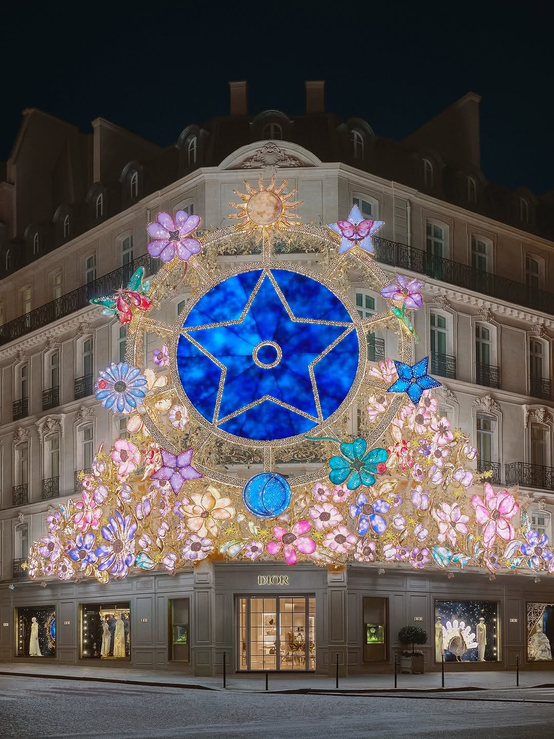 To celebrate the holiday season, the House’s iconic address at 30 Avenue Montaigne comes alive with animations that trace Dior’s legacy and transform the façade into a theatre of light