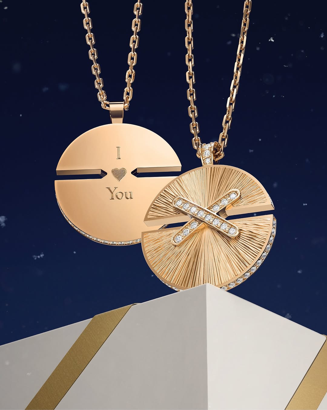 A blue box, a hidden message.
Jeux de Liens Harmony, waiting to be engraved with your story.
 
chaumet.com
 
#ChaumetCelebrates #StoriesofLiens #Chaumet