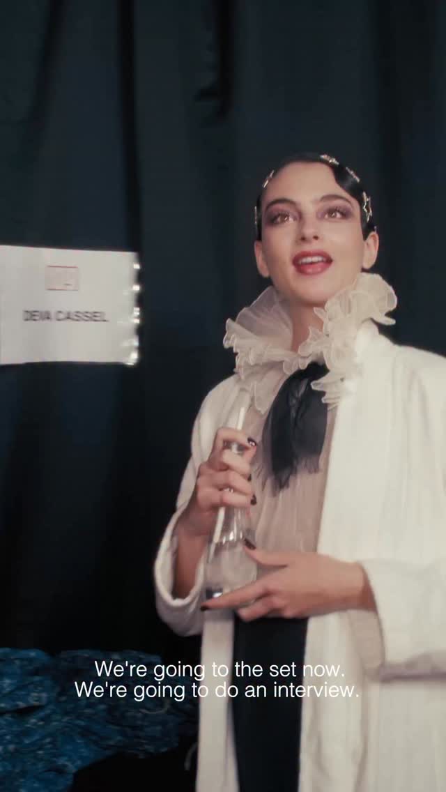 Join @DevaCassel as she reveals the secrets behind her Holiday look. A true celebration of Dior Beauty’s wonder.
 
#DiorBeauty #DiorHoliday