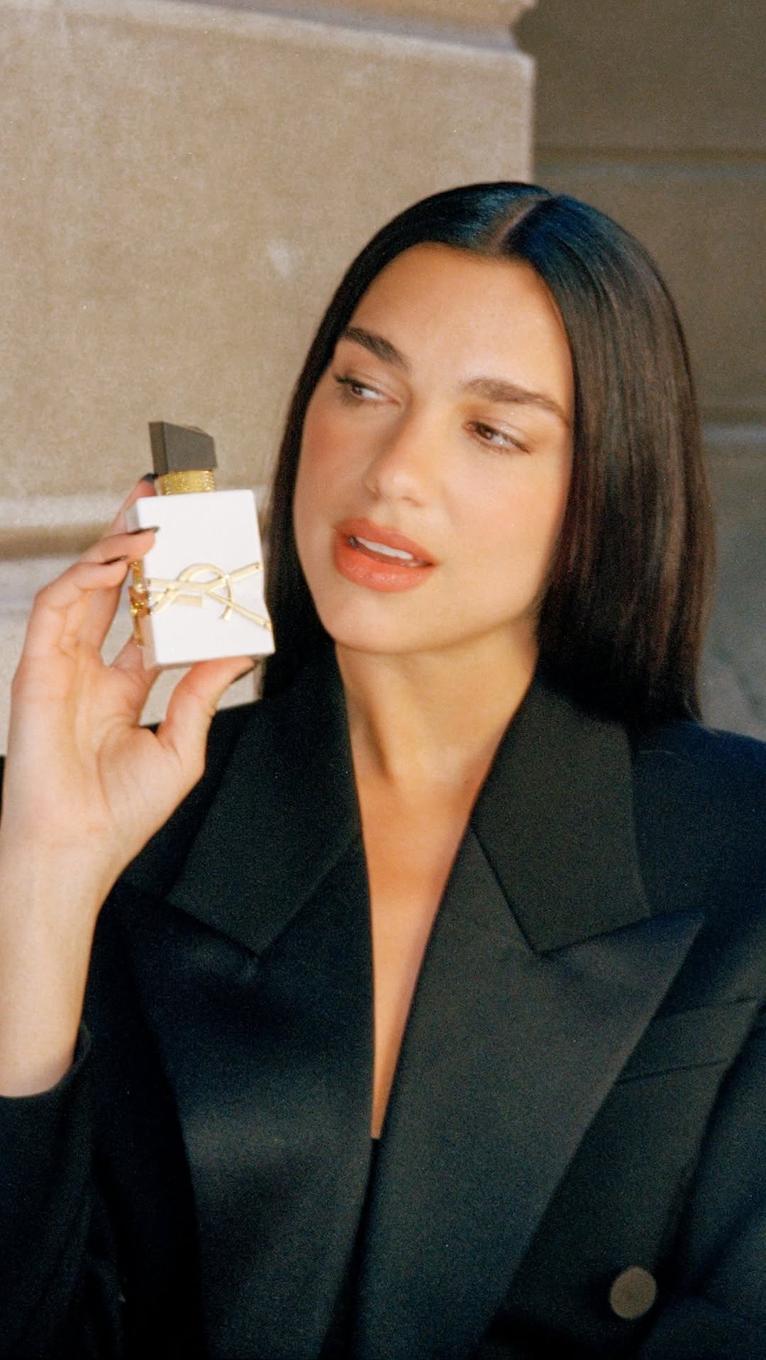 @dualipa is sharing her favourite LIBRE perfume depending on her mood. You better tell us what you think below 🖤