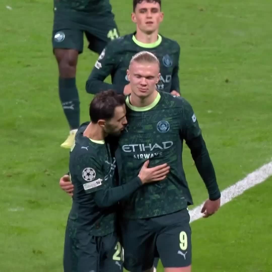 Haaland or Szoboszlai? 🎯

@fedex #FPZunpacked