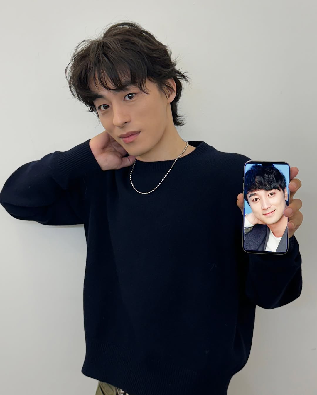 [#구교환] #SBS파워FM #황제성의황제파워 #트리뷰

자연스럽게 영수증 인생에
[캐스팅]된 교환 배우✔️

영수증 여러분,
볼 거리가 레이어드 되어있는 영화 <#만약에우리>
관람 예정이라고?! 널 좋아해‼️‼️

#KOOKYOHWAN #나무엑터스 #NAMOOACTORS