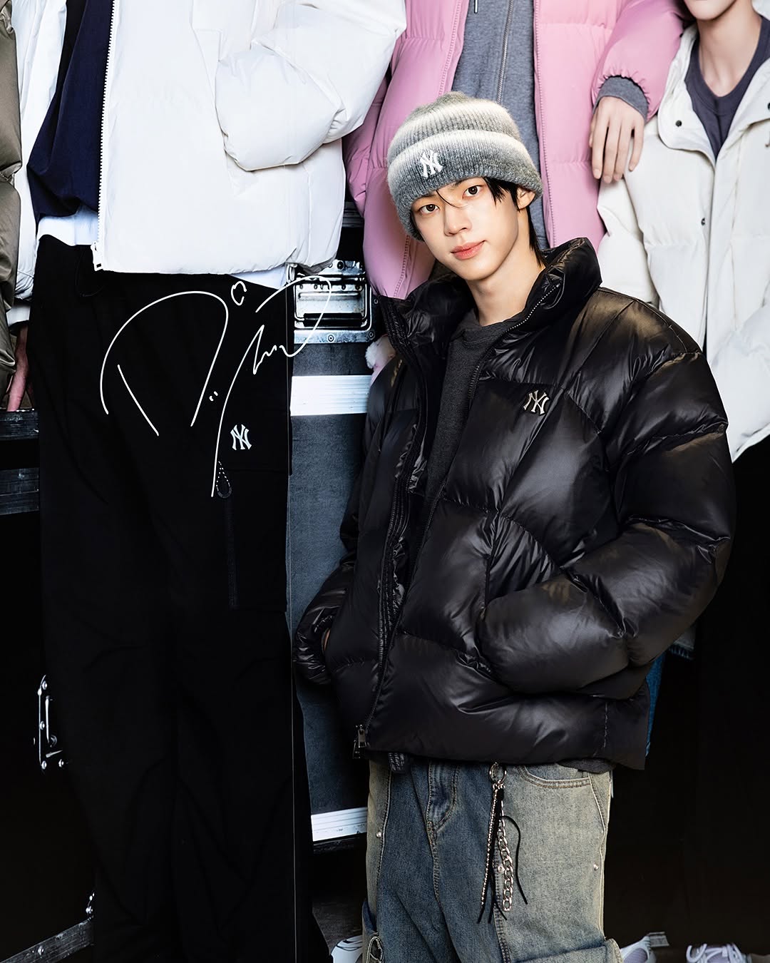 THE NEXT CURVE. MLB with TWS

MLB 명동중앙점에 찾아온 TWS. 
투어스와 함께한 순간을 공개합니다! 

25FW 커브패딩과 품절 대란 미야옹 비니까지, 
지금 MLB 명동중앙점에서 만나보세요. 

📍 서울 중구 명동8길 7 MLB 명동중앙점
🕒 11:00 ~ 22:00