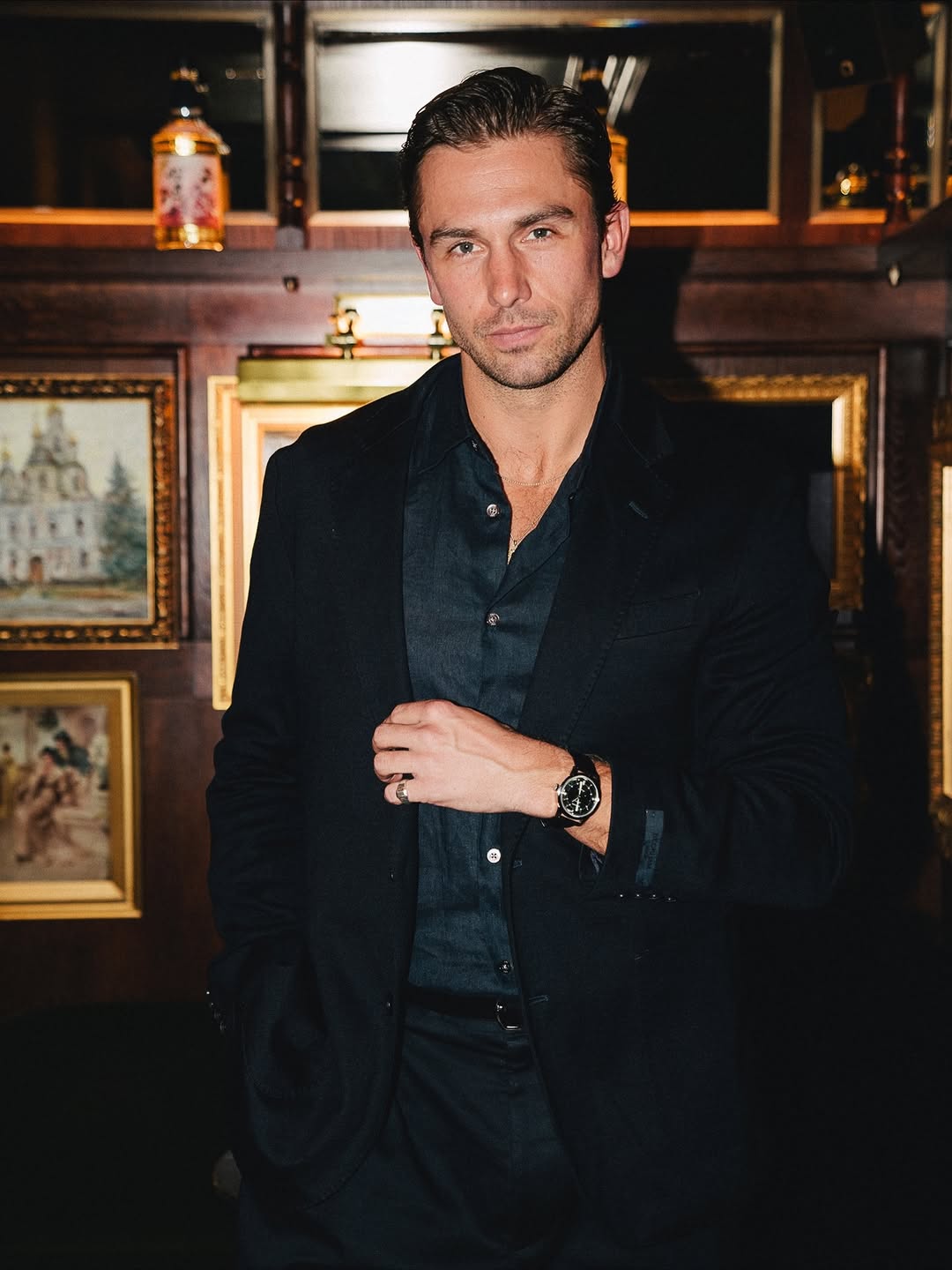 A wonderful evening with close friends and @longines in London: the perfect start to the festive season with my Longines Conquest Heritage. 

#WithMyLongines #EleganceIsAnAttitude #ConquestHeritage