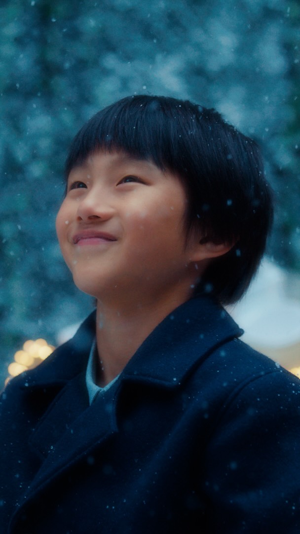 This holiday season, discover an enchanted edit of Baby Dior pieces
 
Available in stores and on Dior.com