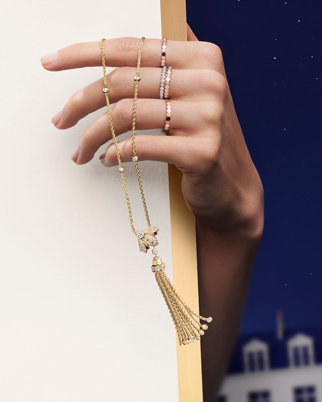 The bee hides within the blue box, carrying gold, light, and savoir-faire.⁣
⁣
chaumet.com⁣
⁣
#ChaumetCelebrates #BeedeChaumet #Chaumet