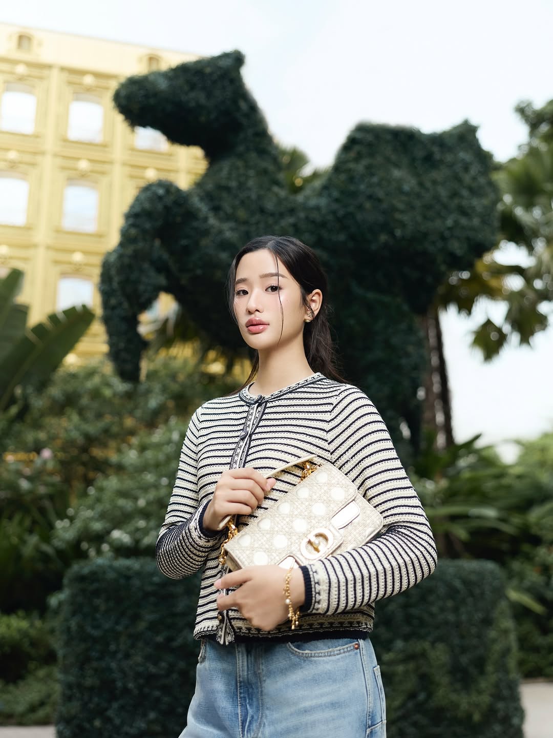 Winter mood at Dior Gold House @Dior #DiorCruise ✨🌬️