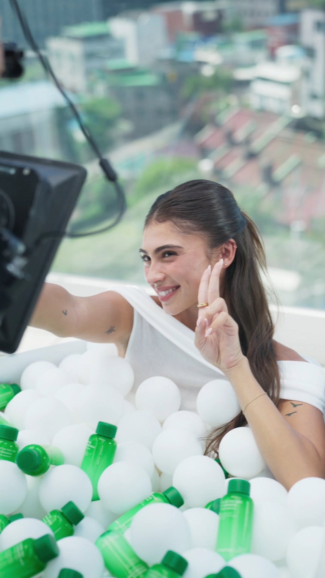 ⠀
🎬 Behind the scenes with GT Friends, @bellarmrz 💚​

Bella inside the GIANT INNISFREE BAG!🛍️​
Every moment with Bella was pure joy on set!

The light, milky texture of #GreenTeaCeramideMilk​
kept her skin glowing through every take 
along with her radiant smile✨​

​Catch the sweet, candid moments​
from our Green Tea Milk shoot — 🎞️

​#INNISFREE #readytosupercharge ​

🎬 GT Friends @bellarmrz 와 함께한 비하인드 씬 💚​

커다란 이니스프리 쇼핑백과 함께 등장한 벨라🛍️ ​
웃을 때마다 현장을 밝히는 그녀의 미소처럼, ​
#그린티밀크보습에센스 도 가볍지만 촉촉하게 빛나요✨​

​부드럽게 스며드는 밀크 텍스처와​
그날의 사랑스러운 순간들을 지금 만나보세요🎞️💧​

​𝗟𝗜𝗚𝗛𝗧𝗪𝗘𝗜𝗚𝗛𝗧, 𝗘𝗙𝗙𝗢𝗥𝗧𝗟𝗘𝗦𝗦, 𝗘𝗩𝗘𝗥𝗬 𝗗𝗔𝗬.​

#이니스프리