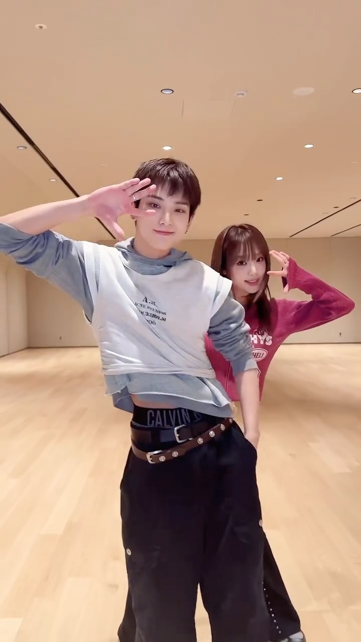 あげる #HARUA Light pew-☆

#YENA #イェナ #최예나
#andTEAM #앤팀 
#하루아
#YENA_STAR