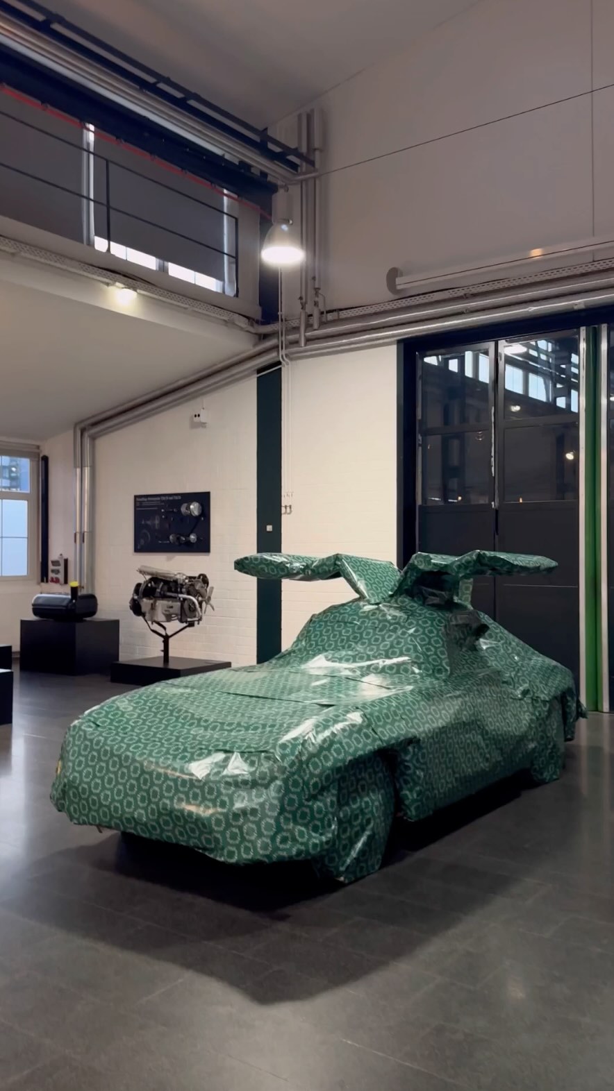 Festive, but make it classic ✨ 

#MercedesBenz #MBclassic