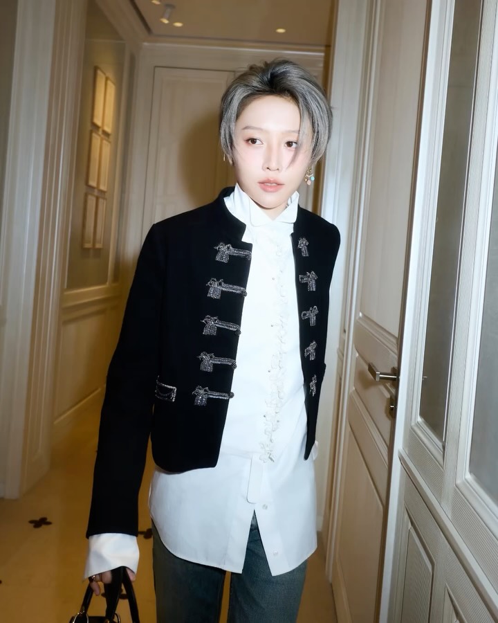 House of Dior Beijing marks its opening in Sanlitun with a celebration attended by Zheng Qinwen, Liu Yuxin and Jing Tian in Dior by Jonathan Anderson, discovering interiors that showcase works by renowned artists alongside bespoke commissions and scenography by the OMA architecture studio