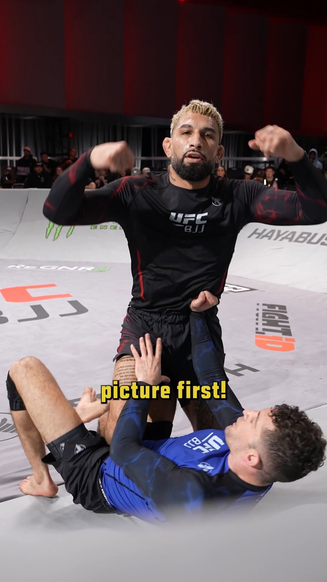 Flexed his way to victory 💪

@Ninja.AndyVarela improves to 2-1 in the Bowl at #UFCBJJ4! 

[ Live and FREE on YouTube NOW ]