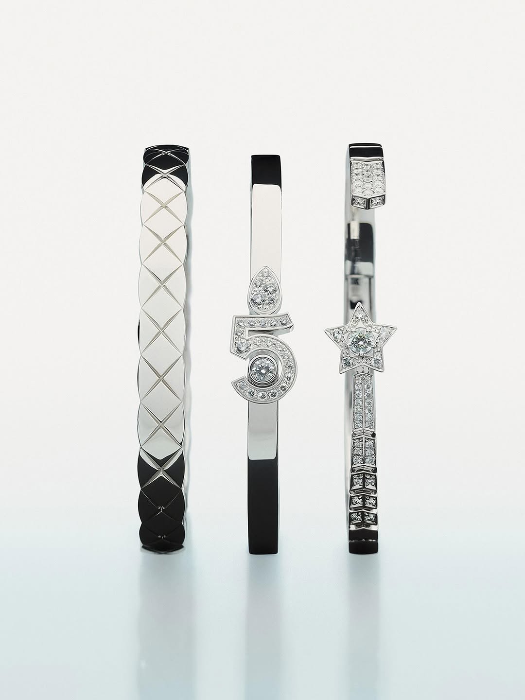 The invitation to dream.
 
Creations with a singular allure... For the holidays, discover a selection of exceptional pieces, including the COCO CRUSH, ETERNAL N°5 and COMÈTE CHEVRON bangles in white gold, with or without diamonds.
 
Discover on chanel.com – Link in bio
 
#CHANELHoliday #CHANELFineJewelry