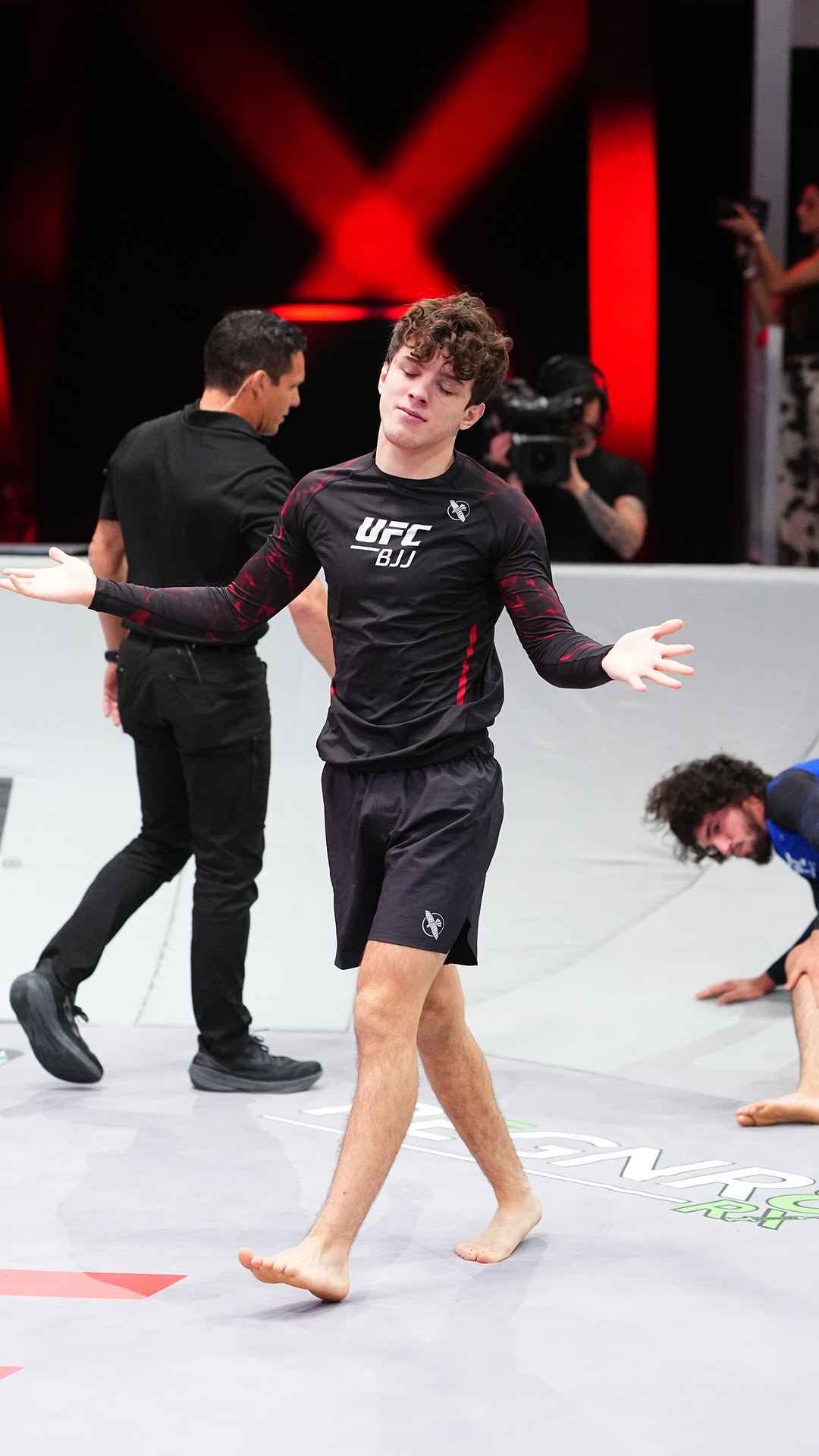 THE BIG SLIME 🤮

@LandonElmoreBJJ takes home the first submission of the night EARLY in the first! 

[ #UFCBJJ4 | Live and FREE on YouTube NOW ]