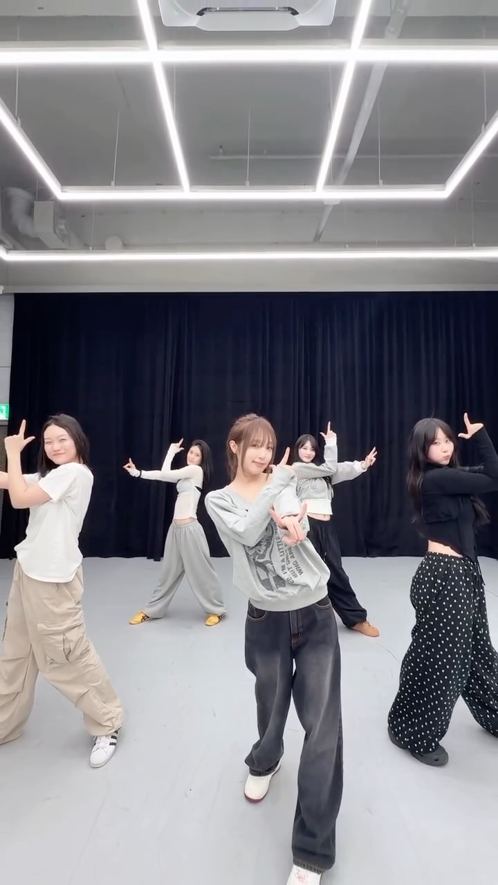 YENAのShine ✨z꒰╹ε╹꒱

#YENA #イェナ #최예나
#YENA_STAR