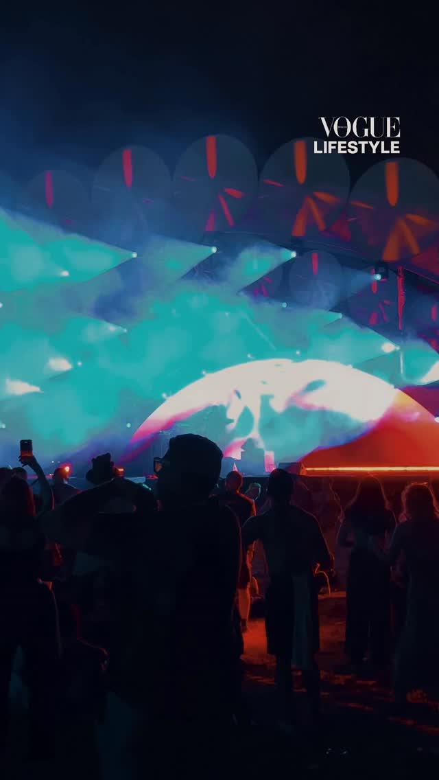 #VogueArt รวบบรรยากาศเฉลิมฉลองครบรอบ 10 ปี Wonderfruit @wonderfruit เทศกาลแห่งวัฒนธรรม ศิลปะ ดนตรี และธรรมชาติของไทย ณ The Fields, Siam Country Club ที่ถูกเนรมิตรภูมิทัศน์ ให้เปี่ยมล้นไปด้วยพลังงาน Mind, Nature, และ Sound โดยเฉพาะยามค่ำคืนที่ The Fields จะกลายร่างเป็นแพลตฟอร์มทางวัฒนธรรม และพื้นที่สร้างสรรค์ที่เต็มไปด้วยแสง สี เสียง พร้อมศิลปะสุดพิเศษ ที่ถูกออกแบบมาเพื่อเฉลิมฉลองเส้นทางความสำเร็จตลอดสิบปีที่ผ่านมา #Wonderfruit #Wonderfruit2026