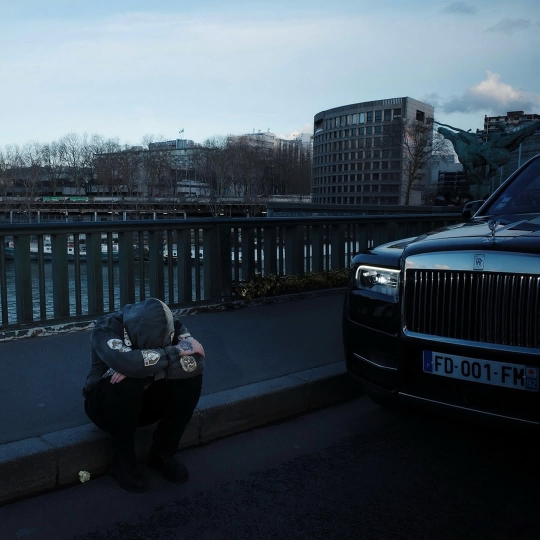 не могу уснуть

доступно на всех площадках, ссылка в описании 

prod by @quitall1 x @_vxlntin 

cover by @yanblokx