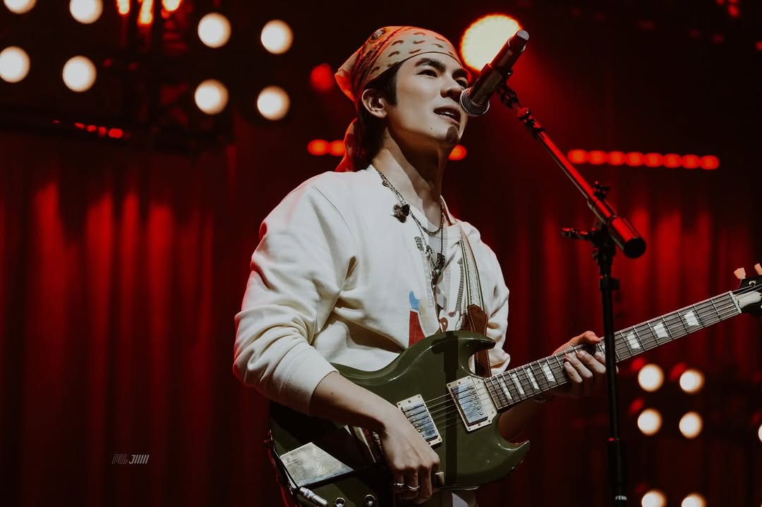 ,,, 🎶🎸💚 ,,,

Refแต่งตัวภาพสุดท้ายครับ😚

ขอบคุณภาพของผมจากคนถ่ายด้วยนะครับ^^