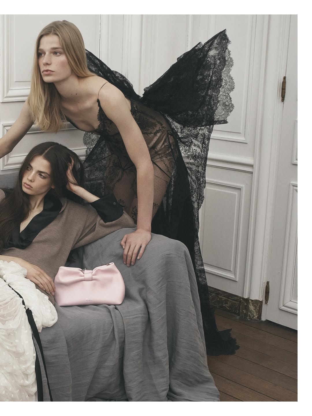 Dior Spring Summer 2026 campaign featuring Laura Kaiser and Saar Mansvelt

Discover the first chapter of Jonathan Anderson’s collections in stores and on Dior.com 
 
Creative direction Jonathan Anderson
Photography David Sims
Styling Benjamin Bruno
Hair Guido Palau
Makeup Yadim
Casting Ashley Brokaw
Set design Poppy Bartlett
Manicurist Ama Quashie