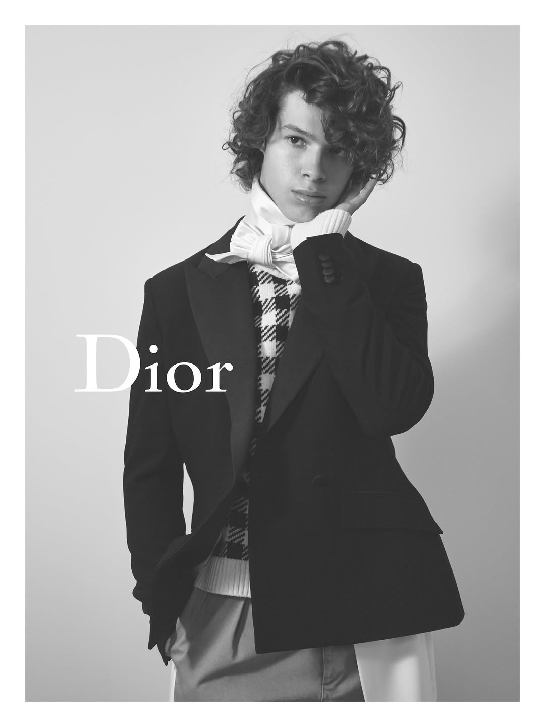 Dior Summer 2026 campaign featuring Paul Kircher

Discover the first chapter of Jonathan Anderson’s collections in stores and on Dior.com 

Creative direction Jonathan Anderson
Photography David Sims
Styling Benjamin Bruno
Director of photography Benoit Delhomme
Set design Poppy Bartlett
Manicurist Ama Quashie
Hairstylist Guido Palau
Makeup Yadim Carranza