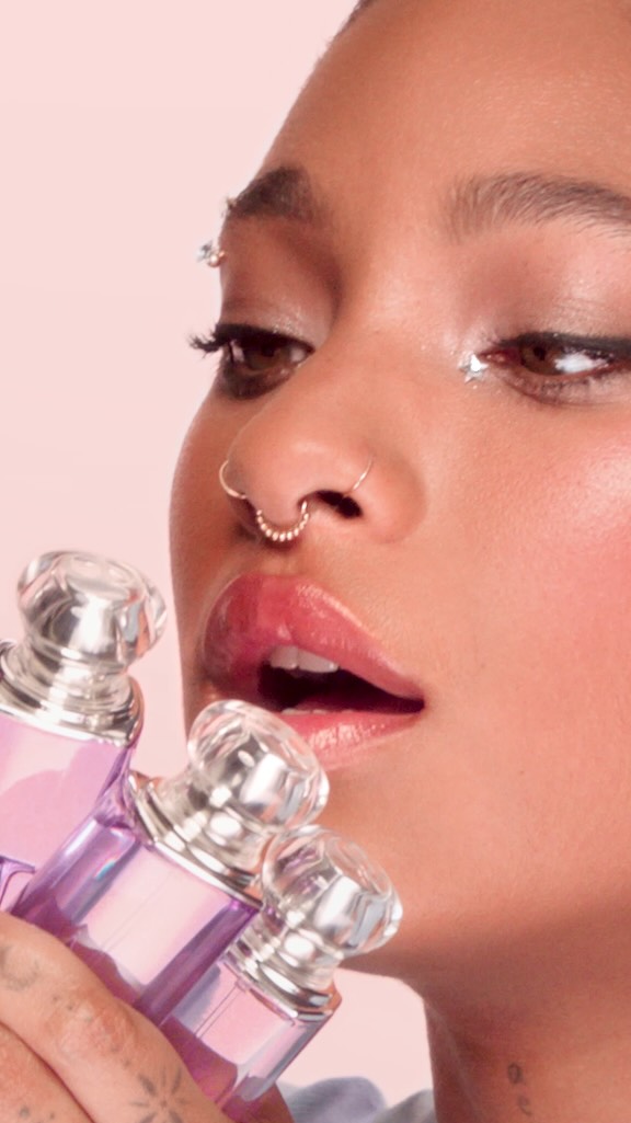 Discover @WillowSmith’s fragrance obsession. Dior Addict Purple Glow, a bold swirl of iris and raspberry. Magnetic, intense and leaving a captivating trail behind, it is an irresistible dive into a world of playful mystery.

#DiorBeauty #DiorParfums #DiorAddict
