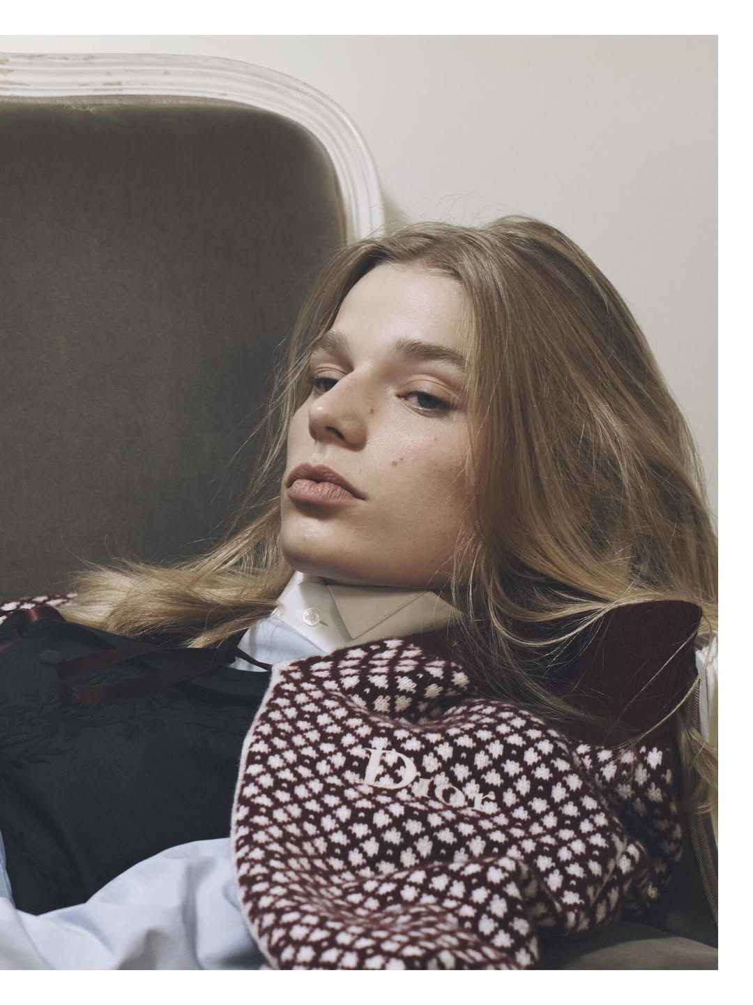 Dior Spring Summer 2026 campaign featuring Laura Kaiser, Saar Mansvelt and Sunday Rose
 
Discover the first chapter of Jonathan Anderson’s collections in stores and on Dior.com
 
Creative direction Jonathan Anderson
Photography David Sims
Styling Benjamin Bruno
Hair Guido Palau
Makeup Yadim
Casting Ashley Brokaw
Set design Poppy Bartlett
Manicurist Ama Quashie