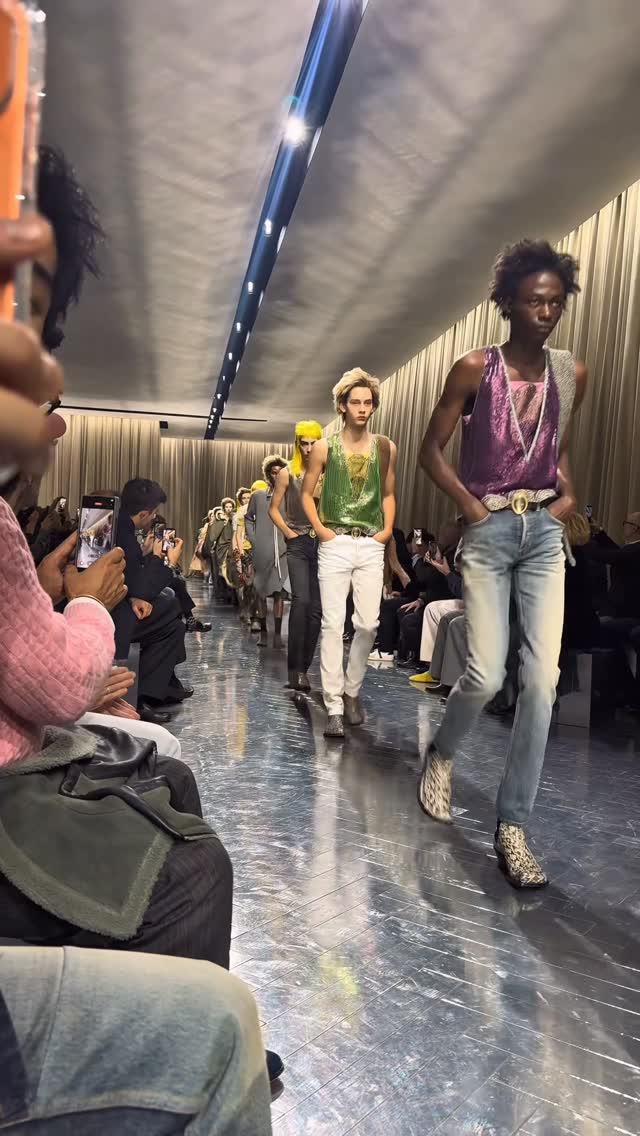 ,,, @Dior Fashion Show By @Jonathan.Anderson || RAD🤘🏻 ,,,

.
.
#DiorWinter26
#MileApoDiorWinter26