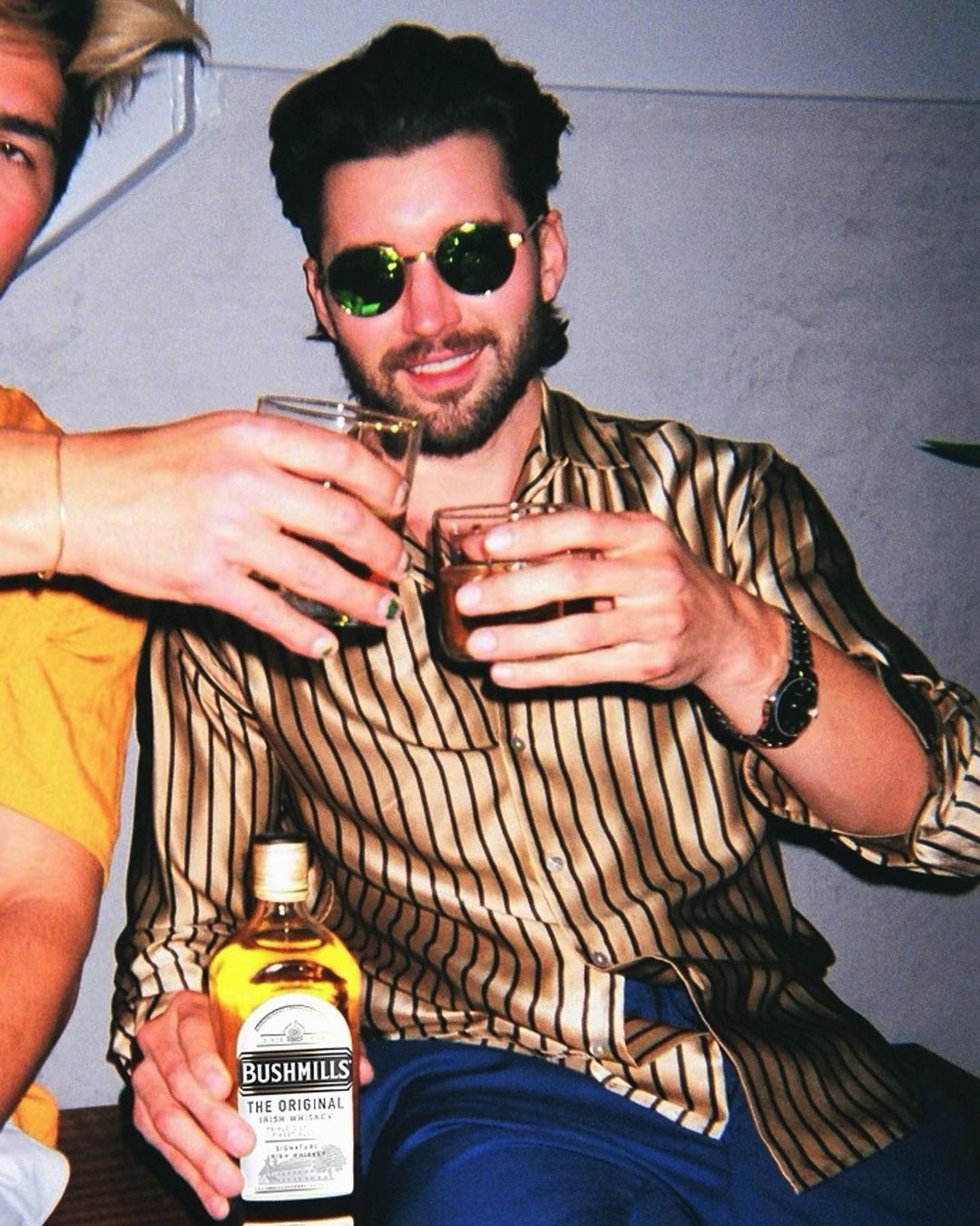 Everyone knows the past year has been a rough one, but in 2021 @bushmillsusa is bringing St. Paddy’s to you. As the first licensed whiskey distillery, Bushmills is buying you your first drink of SPD so you can kick it off with Ireland’s best. We can’t go out to our favorite local bars, but we can support our favorite bars this year by ordering cocktails to-go!
#Bushmillspartner #FirstWhiskey