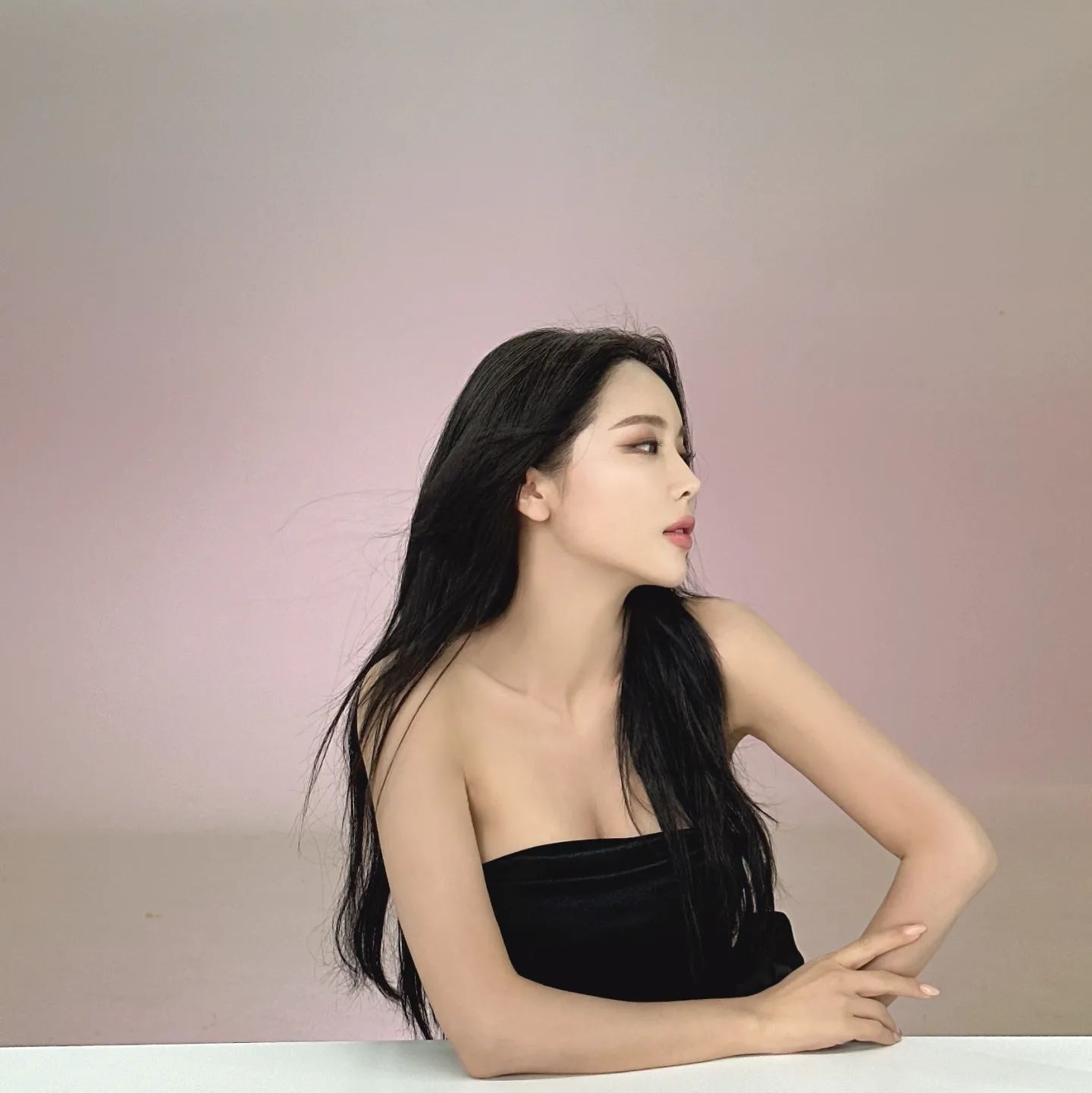 너무너무 머리 단발로 자르고싶다ㅜ 
여러분 저 자를까여 말까여?ㅋ #계속고민중