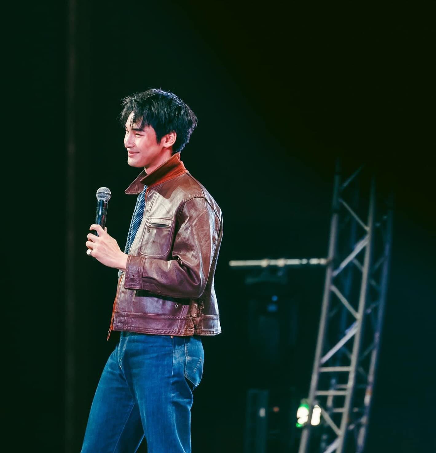 👏🏻😊 Creative Director Apo Nattawin 

รอดูการกำกับภาพของอาโปอีกนะ^^ 

@apo555 
#ApoNattawin #apocolleagues #ApoxTheSultriest4MINUTES 
#4MINUTESFancon