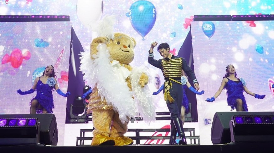 คิง เพาเวอร์ ฉลองครบรอบ 35 ปี สุดยิ่งใหญ่ น้องเนย-อาโป-เจฟ ซาเตอร์-ต้าเหนิง-อิงฟ้า เสิร์ฟบิ๊กเซอร์ไพรส์สุดฟิน! 

ชมไลฟ์ย้อนหลังงาน KING POWER DELIGHTS AND SURPRISES “BIRTHDAY CELEBESTION ฉลองได้สุด ความสุขแห่งปี เป็นไปได้” แบบเต็มๆ ได้ที่ Facebook : King Power นะคะ

APO DELIGHTS AND SURPRISES 

@apo555 @kingpowerofficial 
#ApoNattawin #apocolleagues #KingPowerBirthdayxApo 
#KingPowerBirthdayCeleBESTion #DelightsAndSurprises35th