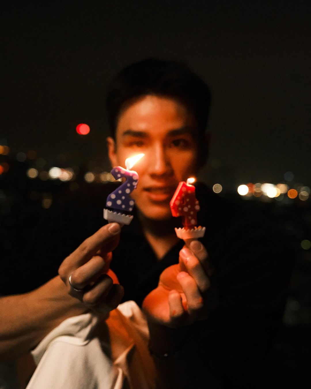 อายุก็ตั้ง twenty four แต่หน้าตายังคง so very cute นะครัชช