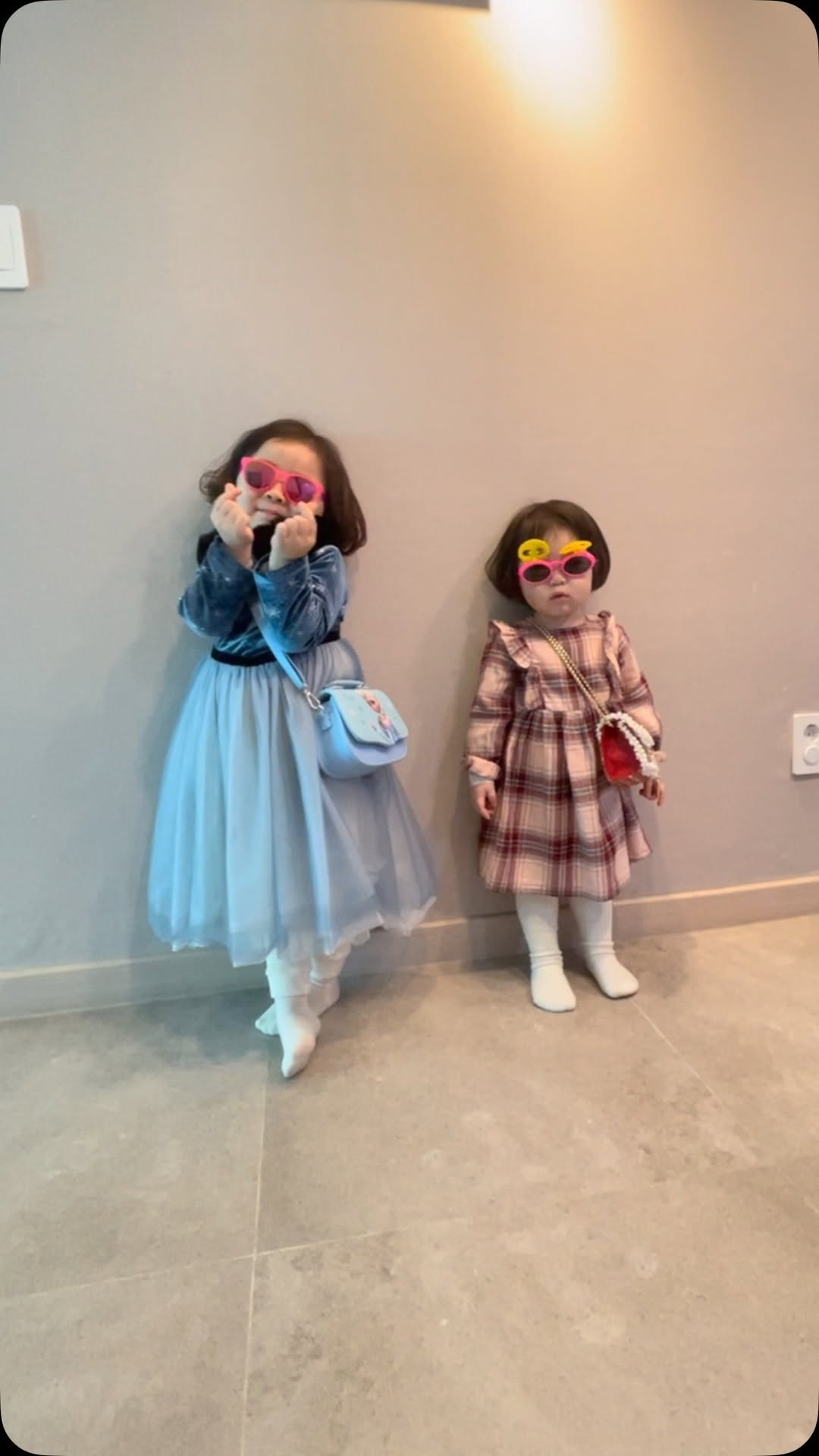 -
그땐 그랬지 ❤️

#자매#럽스타그램