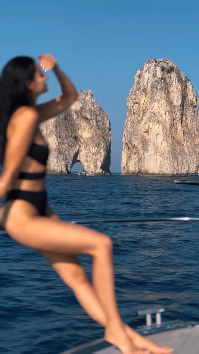 Every time I’m in #Capri , I choose @sorrentoluxuryofficial for my boat days. Their service is beyond amazing, professional, seamless, and unforgettable. Truly the best way to experience the magic of the Amalfi Coast. 🌊
This beauty is a Riva Rivale 56. Highly recommended 👌🏼
Special shout out to my friend @realproductions.inc for editing my video . #ad #sponsored #sorrentoluxury #amalfi #positano #summervibes☀️